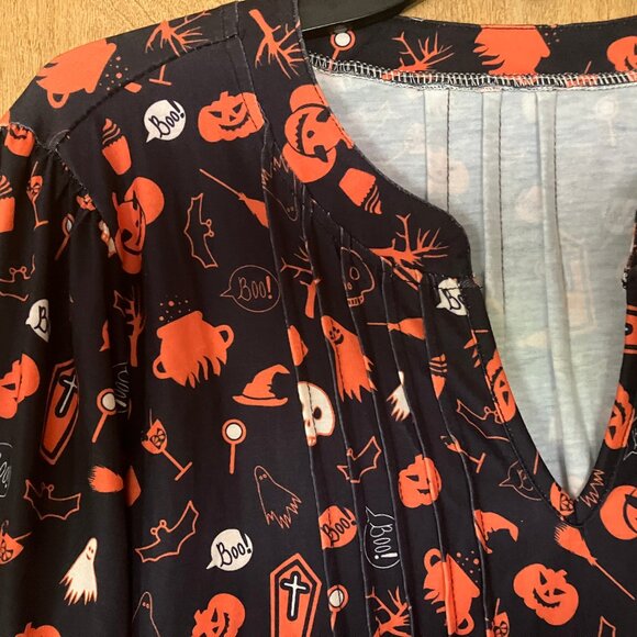 NWT Halloween Womens V neck Puff sleeve pleated tee - Picture 2 of 3